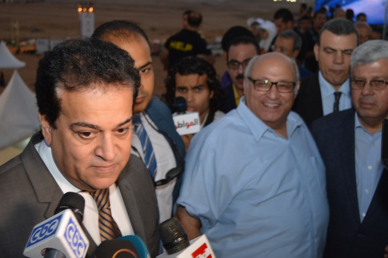 Minister of Higher Education attends the first Cairo electric car rally