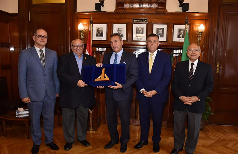 President of Ain Shams University honors the President of Banque Misr