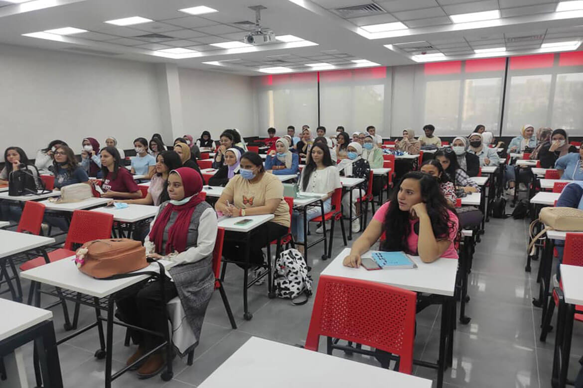 Faculty of Arts, Ain Shams University, organizes an introductory day for students of distinguished programs for the academic year