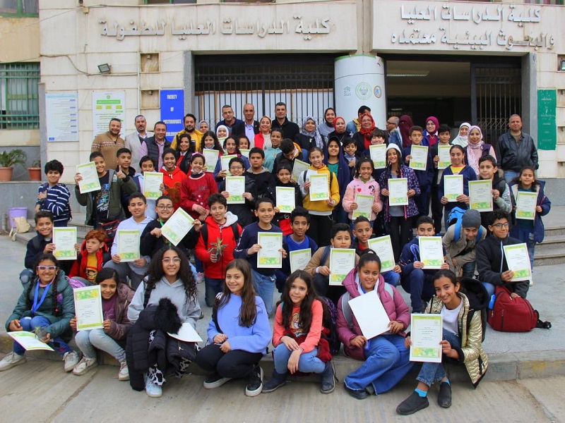 Children's University concludes its activities at Ain Shams University by visiting the Faculty of Graduate Studies and Environmental Research