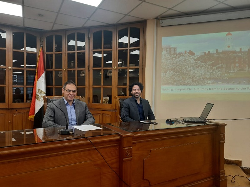 ورشة عمل بعنوان: "كيفية التقديم للمنح الدراسية" بوحدة الابتكار بآداب عين شمس