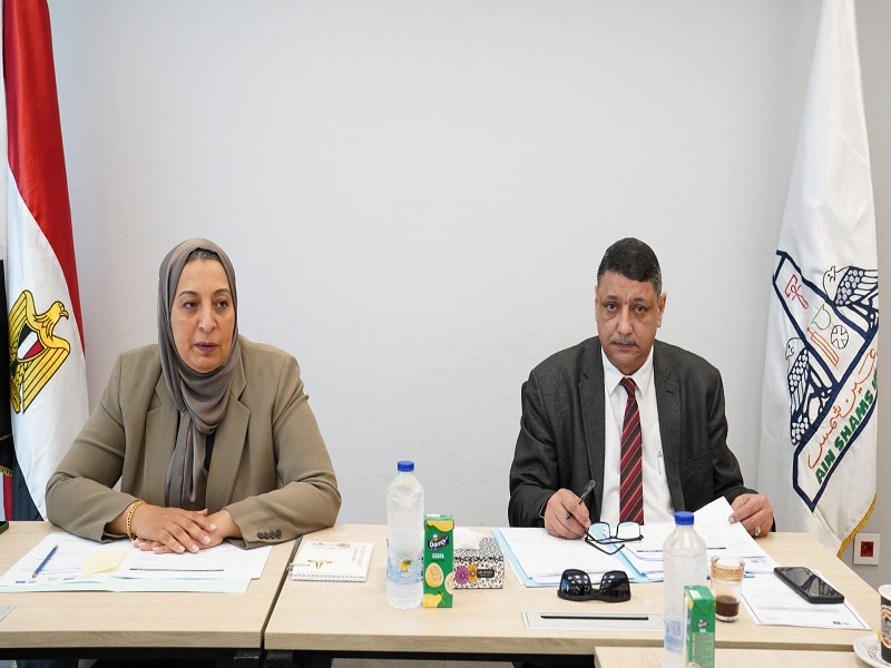 Holding a meeting of the directors of the centers affiliated to the Graduate Studies and Research Sector at Ain Shams University