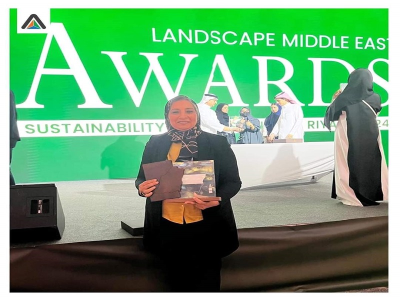 Vice President of Ain Shams University receives the Academic Excellence Award from Landscape Awards Middle East 2024