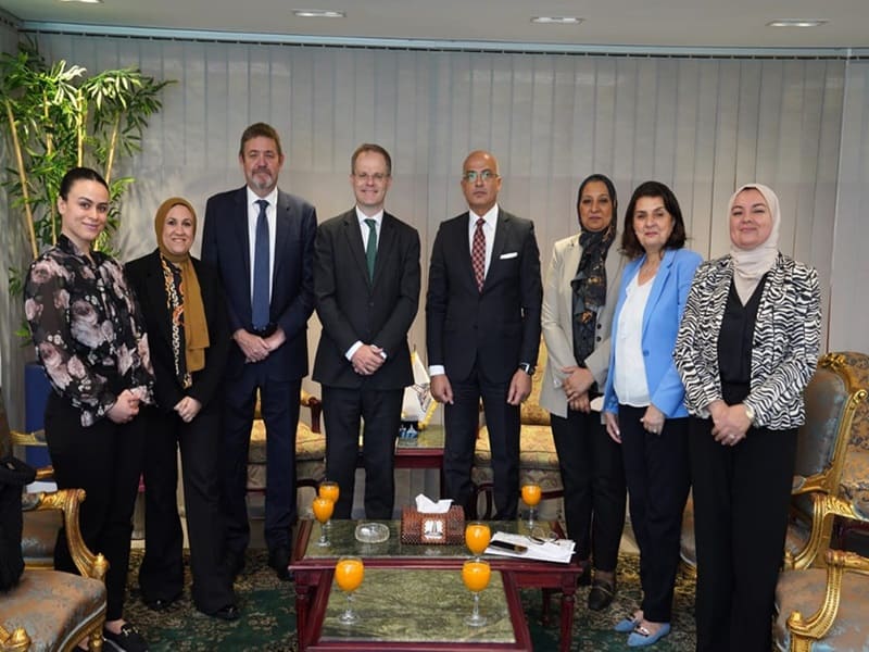 The President of Ain Shams University receives the British Ambassador in Cairo to discuss enhancing joint cooperation