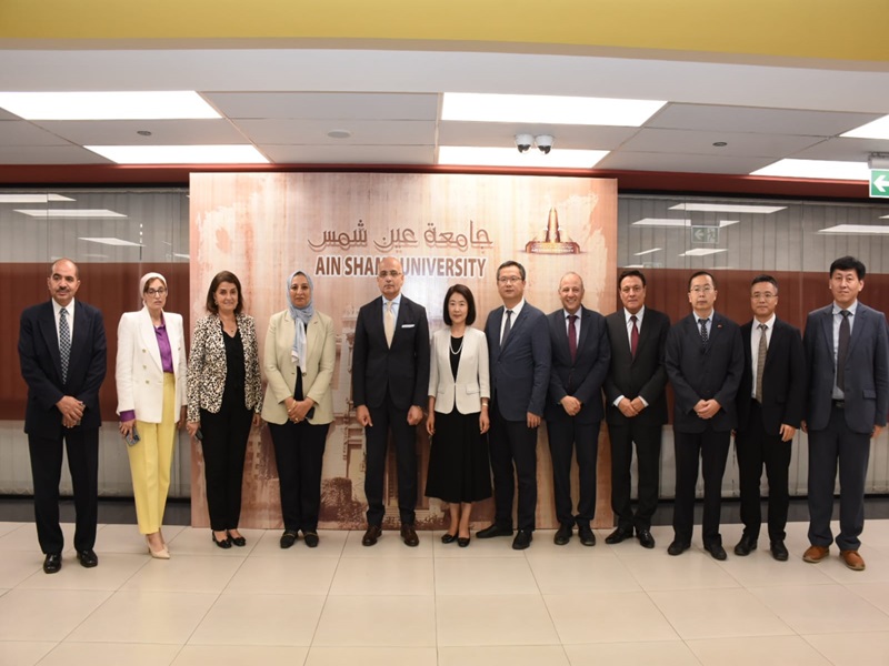 The President of Ain Shams University receives Ms. Lin Xin, Vice Minister of State for Science and Technology of China