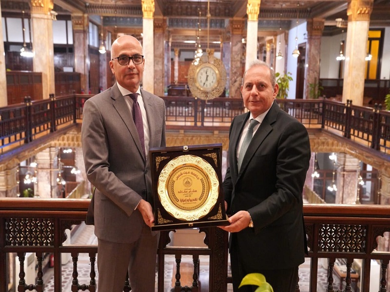 The President of Ain Shams University congratulates the new Chairman of Banque Misr