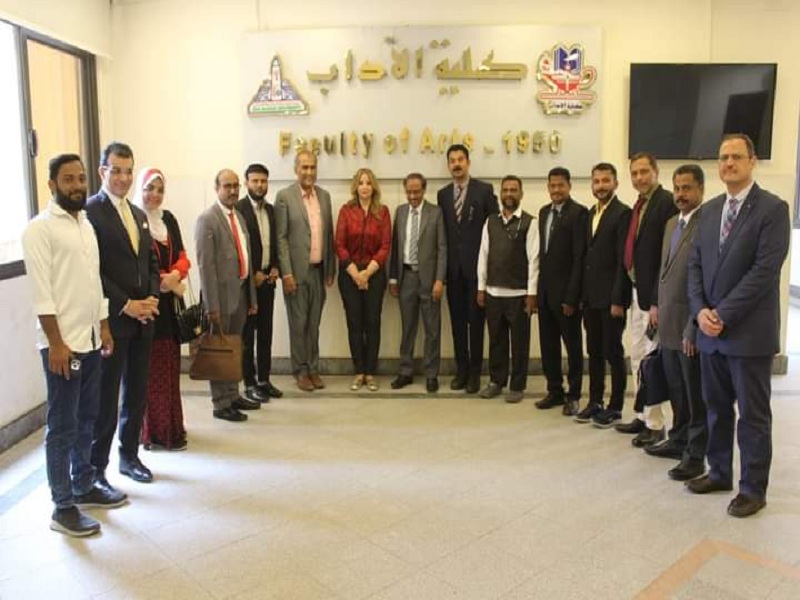 The Dean of the Faculty of Arts receives the Arabic-Indian language convoy