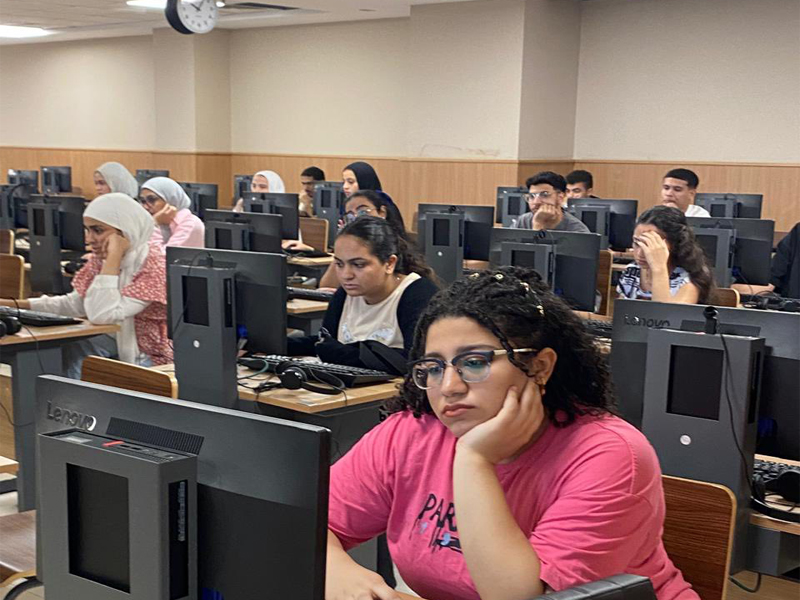 انطلاق الامتحانات الإلكترونية بآداب عين شمس ضمن منظومة التحول الرقمي بالجامعة