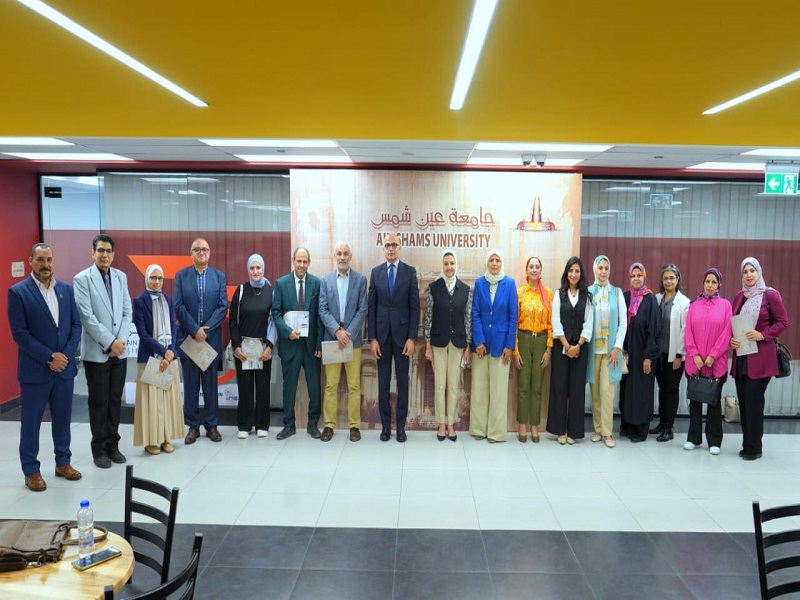 جامعة عين شمس تسلّم عقود دعم المشروعات البحثية التطبيقية لثمانية من أعضاء هيئة التدريس