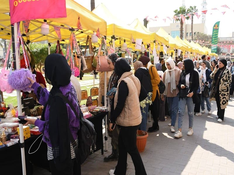 Ain Shams University launches the "Welcome Ramadan" exhibition to provide food commodities at competitive prices