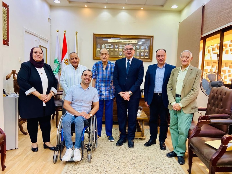 The Faculty of Business at Ain Shams University honors world champion Haitham Abdel Shafi in recognition of his athletic achievements