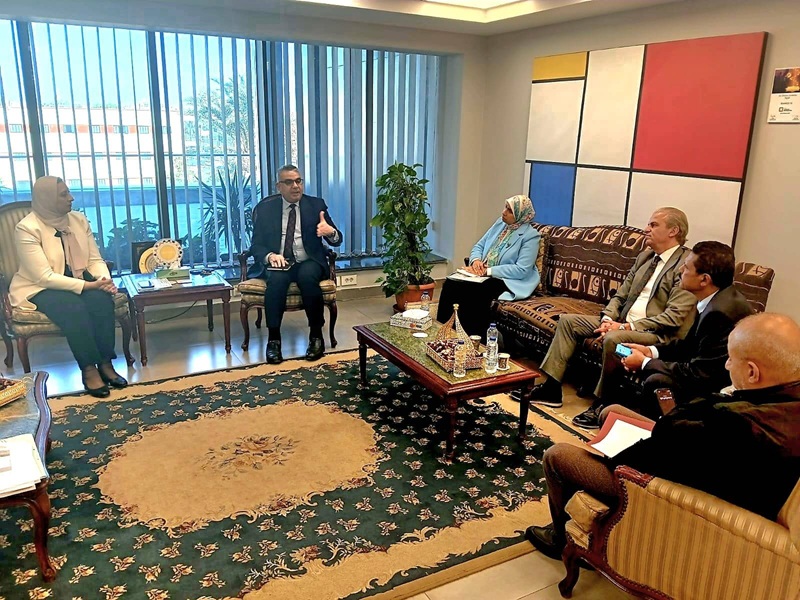 Ain Shams University Vice President Discusses Challenges Facing Production Units and Outlines a Plan to Maximize Their Societal Role