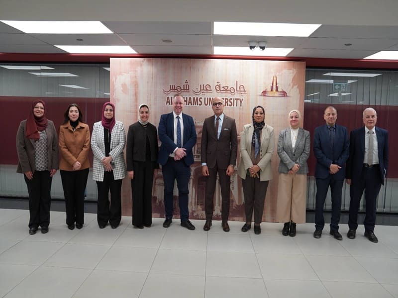 President of Ain Shams University receives Vice President of the University of East London