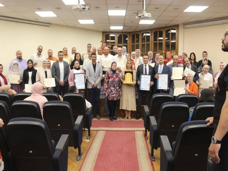 The Faculty of Arts officially obtains three international ISO certificates