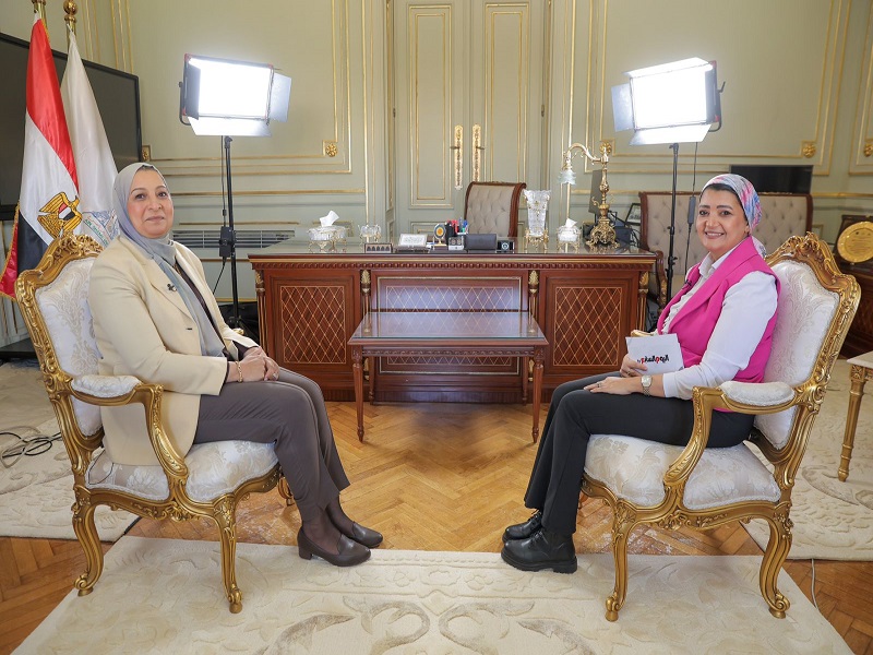 Following her recognition by Mrs. Entissar El-Sisi, Dr. Ghada Farouk is a guest on Hemmat Salama's podcast, " elkalam 3ala eh"