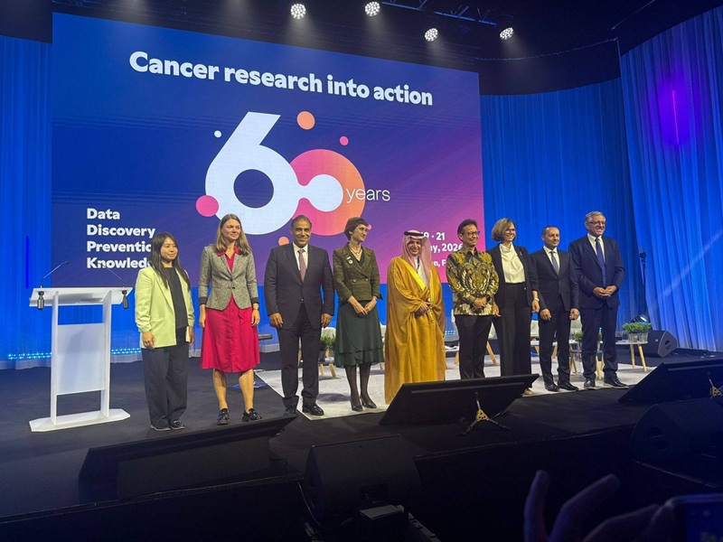 Prof. Hesham El Ghazaly, Director of the Medical Research Center (Masri) at Ain Shams University, reviews Egypt’s achievements in combating cancer during the celebration held by the International Agency for Research on Cancer in France