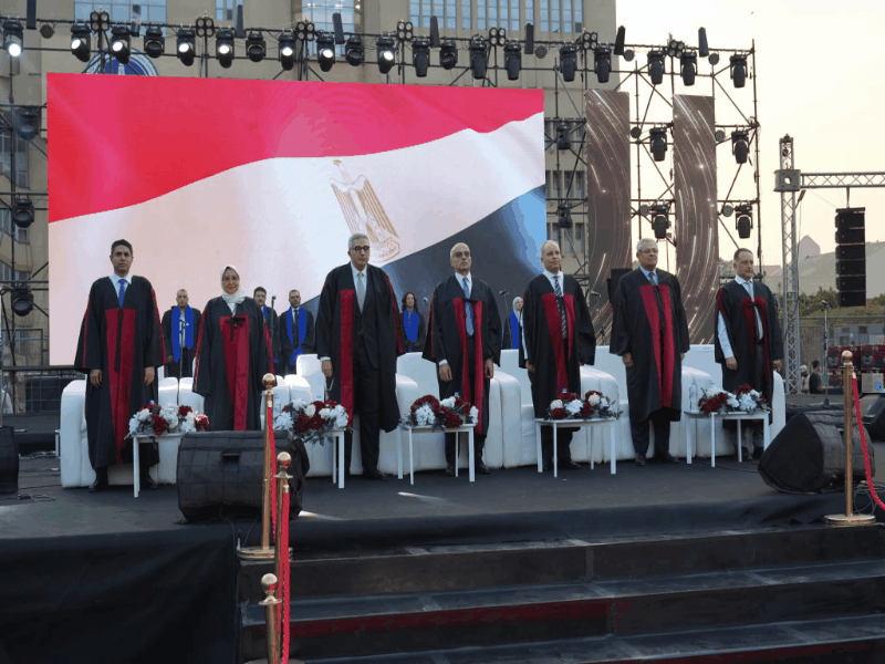 رئيس جامعة عين شمس يشهد تخريج دفعة 2026 لكلية الهندسة