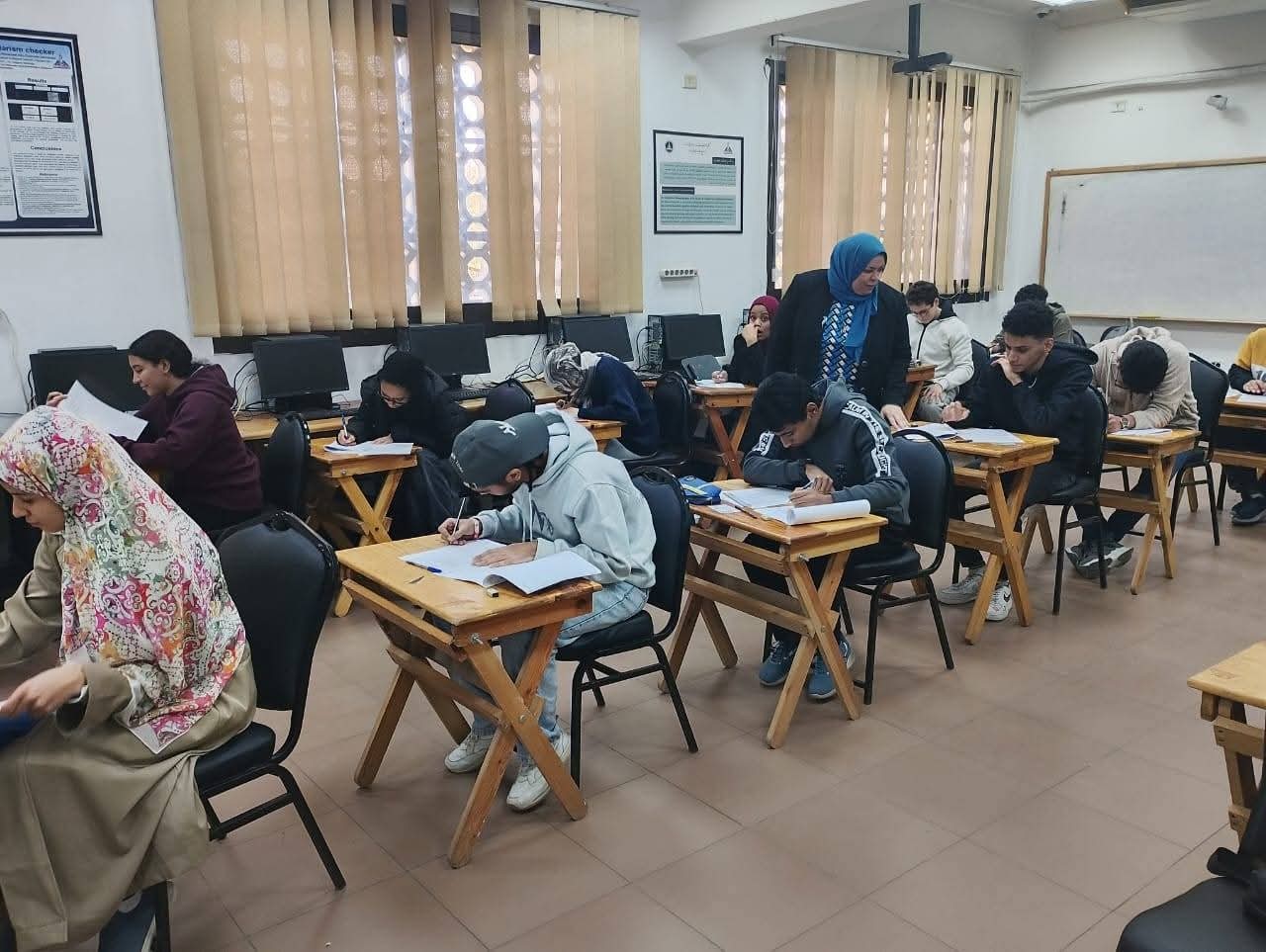 The Dean of the Faculty of Computer and Information Sciences Inspects the Progress of First-Semester Examinations for the 2025/2026 Academic Year