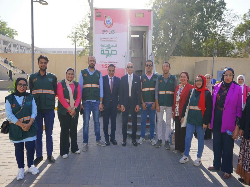 رئيس جامعة عين شمس يفتتح حملة التوعية والكشف المبكر عن أورام الثدي بالتعاون مع اللجنة القومية لدعم صحة المرأة ومؤسسة حياة كريمة