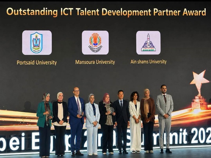 Honoring the Faculty of Computer and Information at the Huawei Egypt Partner Summit 2026