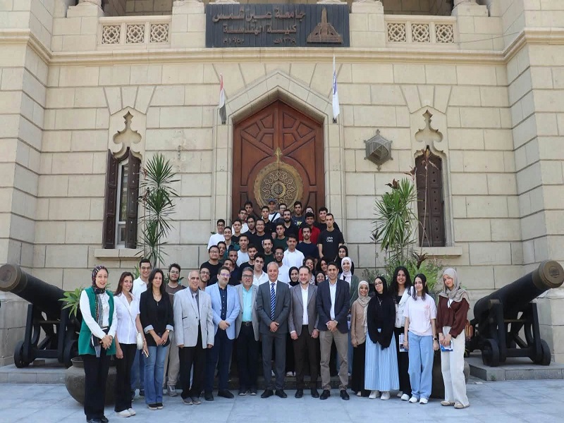  كلية الهندسة تستقبل أوائل الثانوية العامة وتعلن عن منح دراسية كاملة للثلاثين الأوائل على مستوى الجمهورية