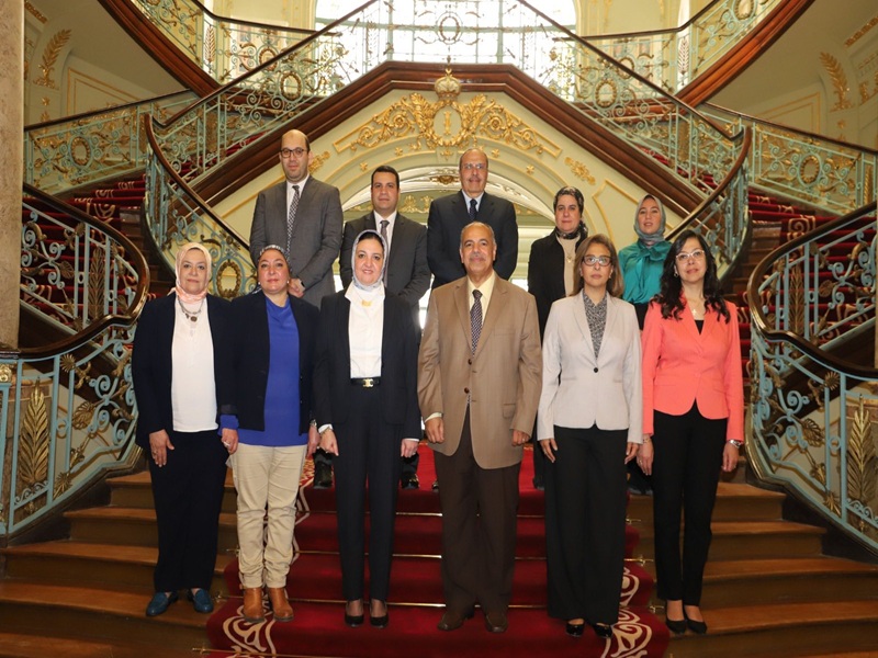 Ain Shams University hosts the meeting of the "Supreme Committee of the Egyptian Board of Pharmacy at the Egyptian Health Council" to discuss developing medication management and enhancing integrated healthcare