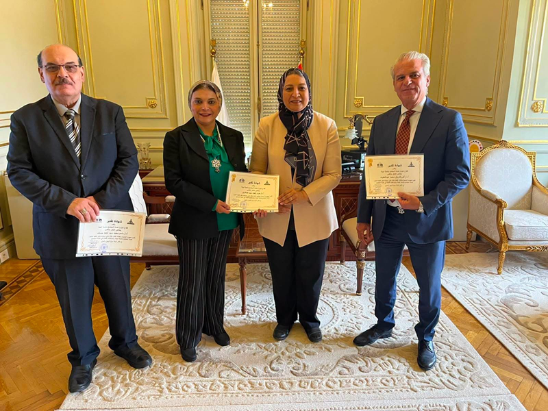 The Vice President of Ain Shams University honors deans of faculties in recognition of their efforts and contributions to community service