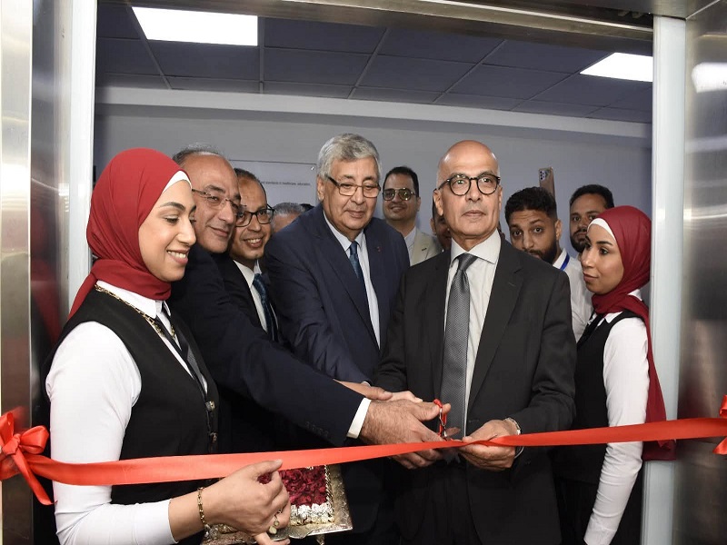 مستشار رئيس الجمهورية لشؤون الصحة والوقاية ورئيس جامعة عين شمس يفتتحان مشروعات طبية جديدة بـ210 ملايين جنيه وأول وحدة مناظير ألياف ضوئية من نوعها في مصر