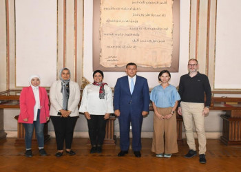 The President of Ain Shams University receives a delegation from China to discuss the establishment of joint research projects in the field of building chemistry and energy