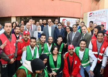 2500 beneficiaries of Ain Shams University's comprehensive development convoy for Sohag Governorate