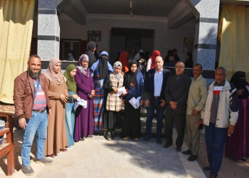 The governor of Qena inspects the work of the comprehensive development convoy of Ain Shams University to serve the people of the village of Qalamina