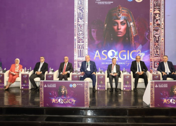 The President of Ain Shams University and the Head of the Egyptian Doctors Syndicate inaugurated the activities of the 27th International Conference on Obstetrics and Gynecology at the Faculty of Medicine