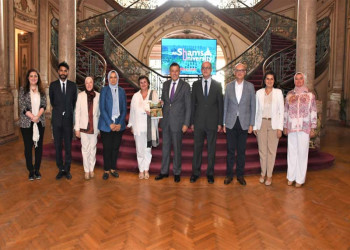 The President of Ain Shams University receives a delegation from the French University of Poitiers to support joint cooperation ‎