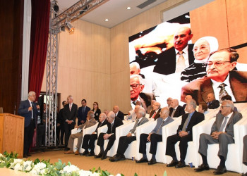 THE MINISTER OF HIGHER EDUCATION INAUGURATES THE ACTIVITIES OF THE SCIENTIFIC CONFERENCE AT THE FACULTY OF ENGINEERING AND HONORS THE PIONEERS OF THE FACULTY AMONG THE PROFESSORS