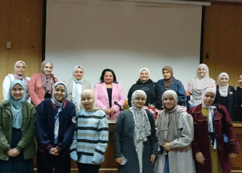 "How to Calculate Your Carbon Footprint and How to Confront Climate Change Around You"... The First Seminars of the Environment Week at the Faculty of Al-Alsun