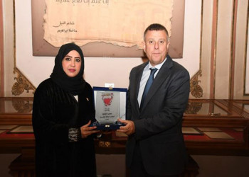 The President of Ain Shams University receives the cultural attaché of the Embassy of Bahrain