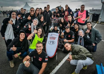 The President of the University congratulates the Faculty of Engineering racing team for winning advanced positions in the Student Formula competition